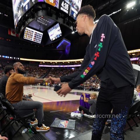 NBA球星文班亚马的少林闭关之旅：身心重塑与篮球哲学的碰撞